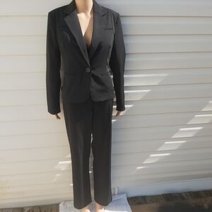 EUC  George Black Stretch Microfiber Pant Suit W Tailored Blazer And Pants SZ Sm